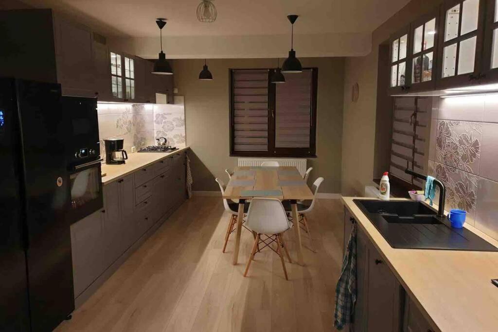 Casa Andreea. Cheerful 4-Bedroom Villa Bod エクステリア 写真