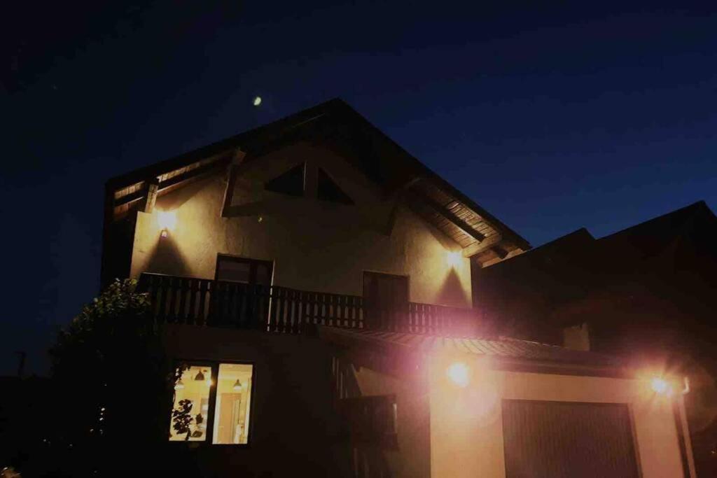 Casa Andreea. Cheerful 4-Bedroom Villa Bod エクステリア 写真